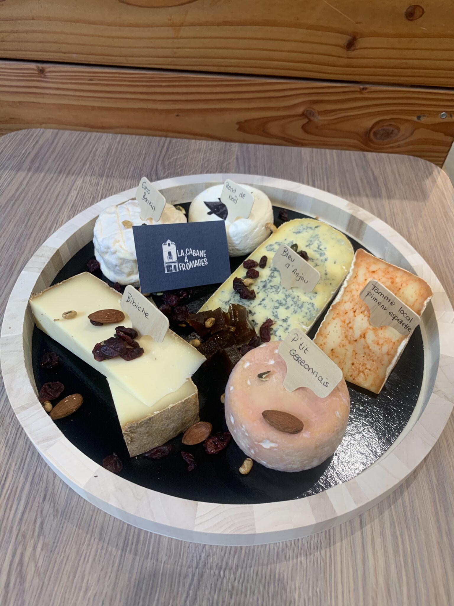 Plateau de Noël 100% <strong>local et bio</strong> 10 à 12 personnes